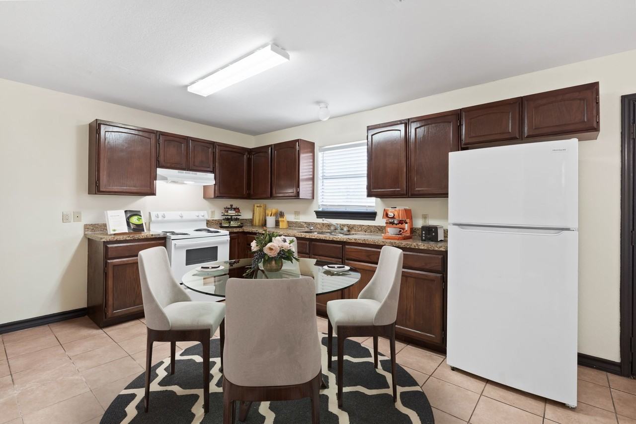 Masterson Condominiums - Photo 4 of 7
