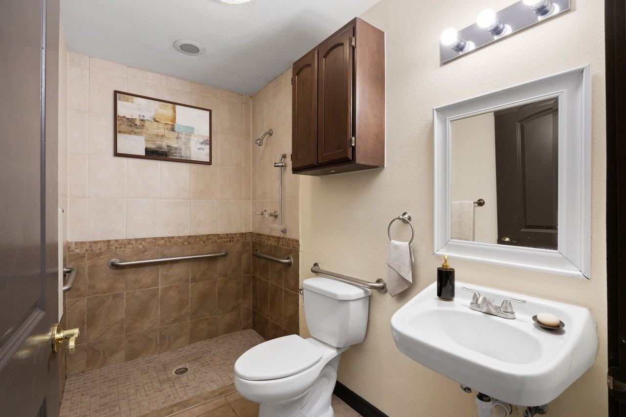 Masterson Condominiums - Photo 6 of 7