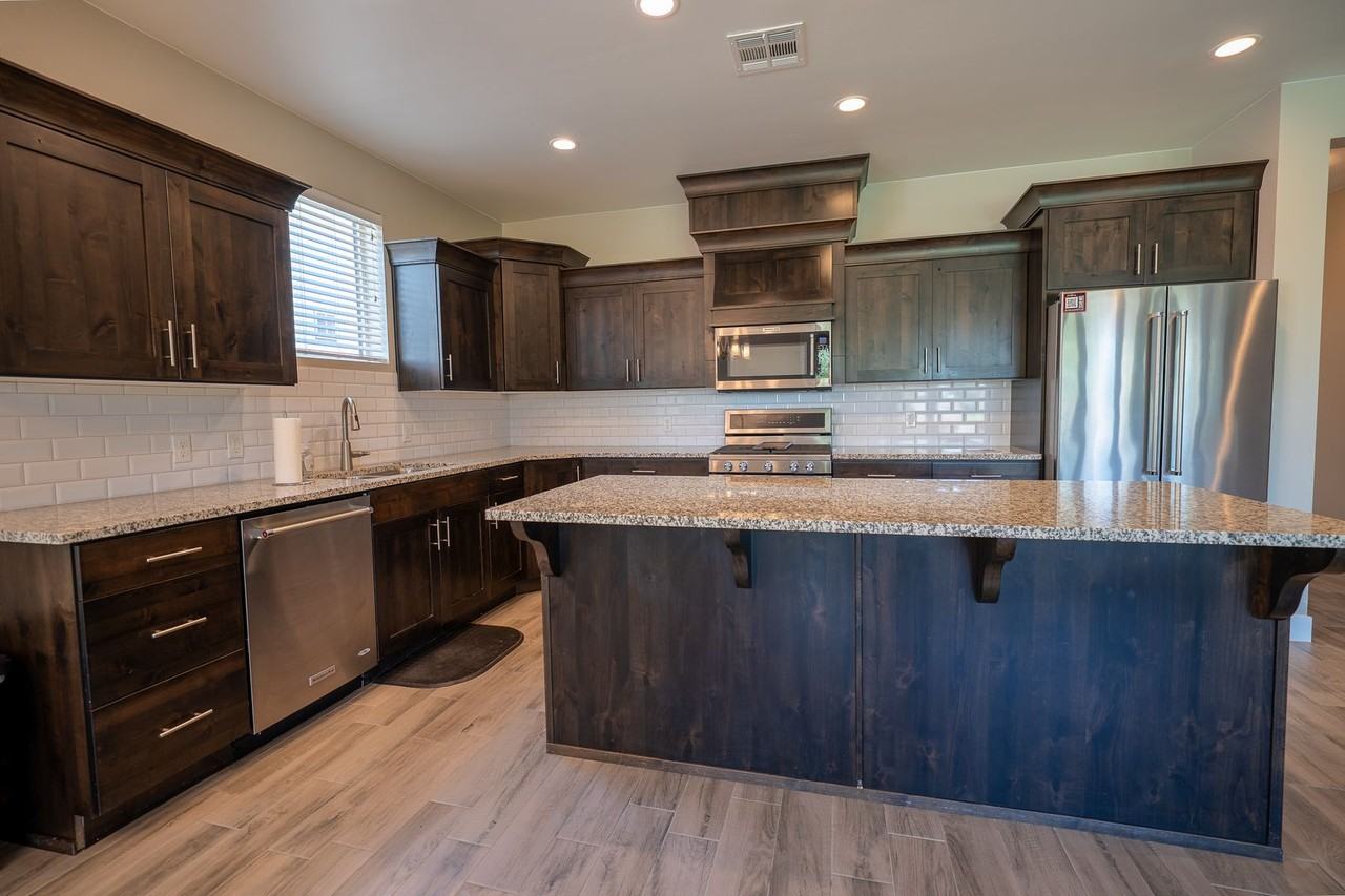 1504 W Shinnecock Dr - Photo 4 of 43