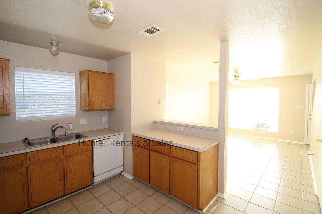 4203 Alan Kent Dr Apt D - Photo 2 of 14