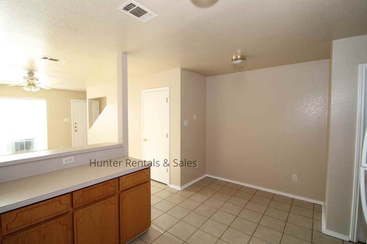 4203 Alan Kent Dr Apt D - Photo 5 of 14