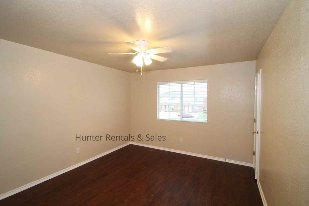4203 Alan Kent Dr Apt D - Photo 7 of 14