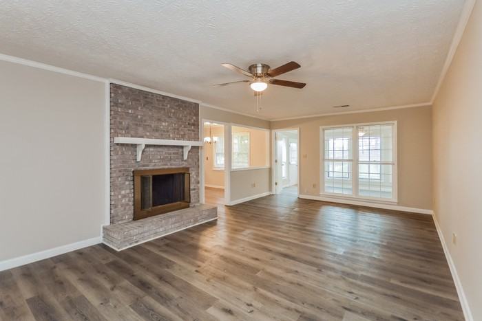 301 Clubland Cir Se - Photo 5 of 13