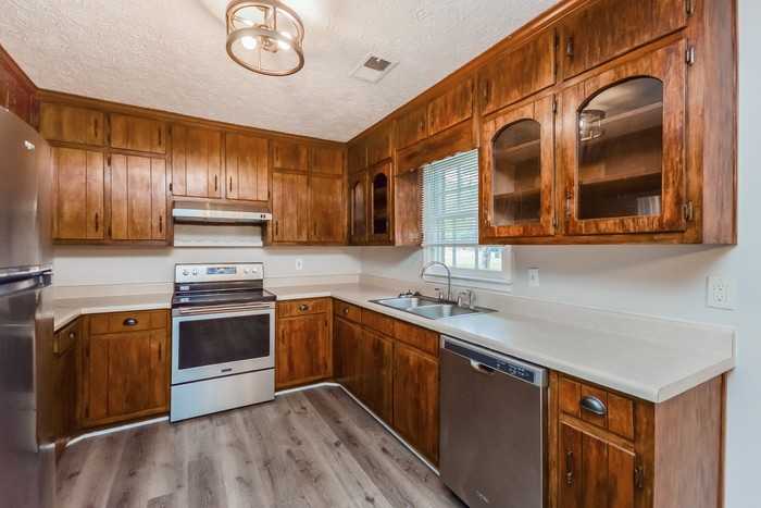 301 Clubland Cir Se - Photo 6 of 13