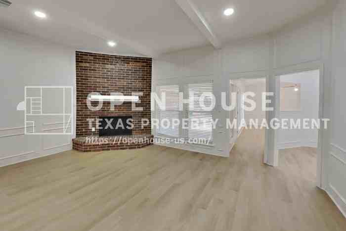 3213 Sugarbush Dr - Photo 4 of 23
