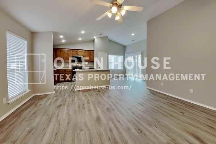 2128 Ingrid Ln - Photo 5 of 20