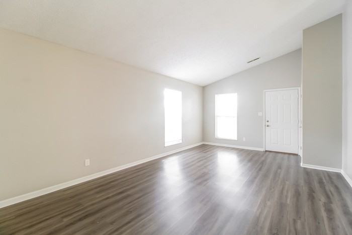 4189 Bonita Dr - Photo 3 of 10