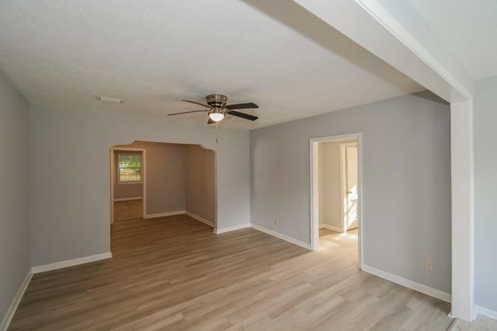 4740 Cardinal Blvd - Photo 4 of 11