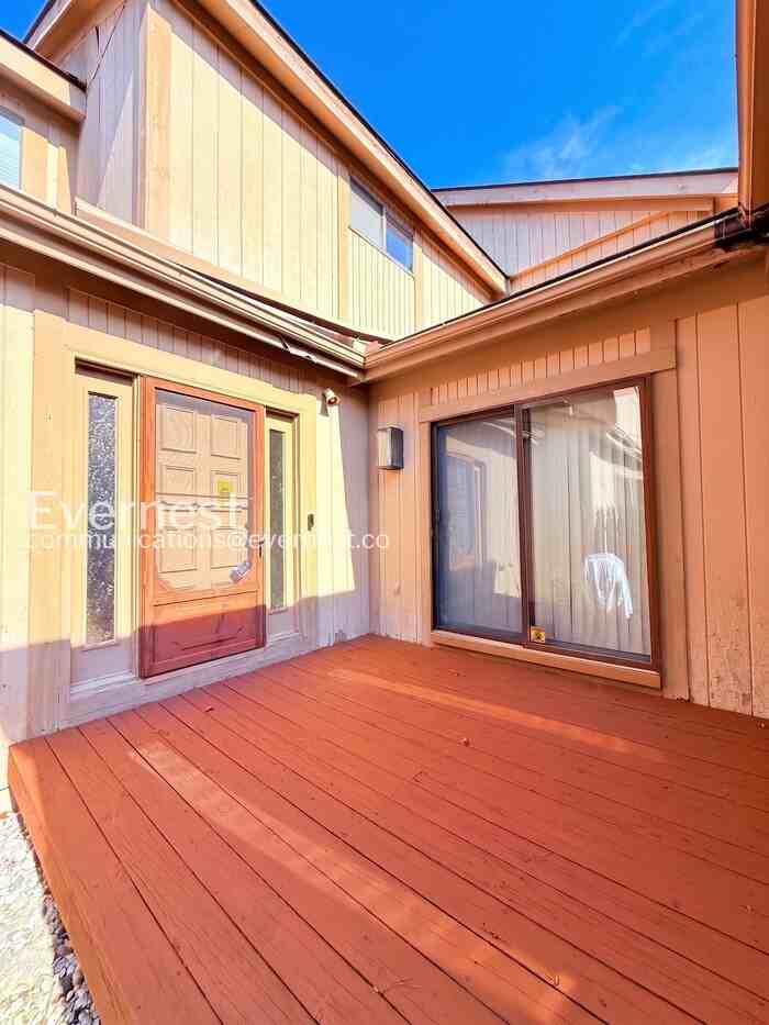 5369 Wright Way W - Photo 2 of 30