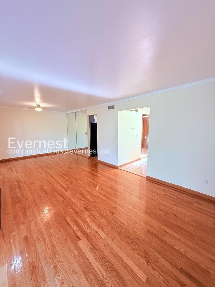 5369 Wright Way W - Photo 4 of 30
