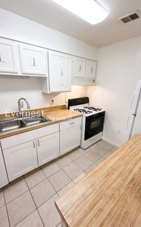 14848 Ensor Ct - Photo 3 of 22