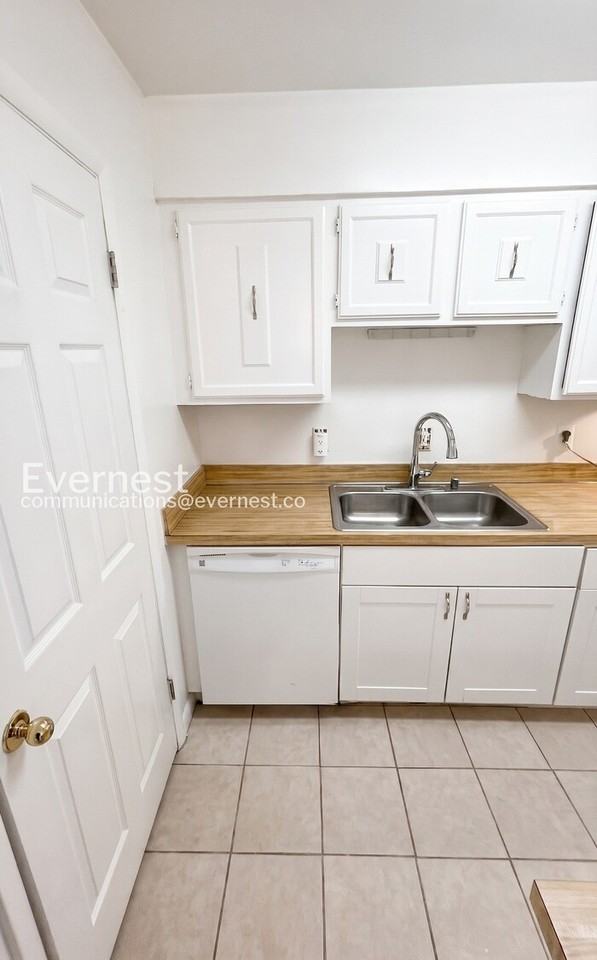 14848 Ensor Ct - Photo 5 of 22