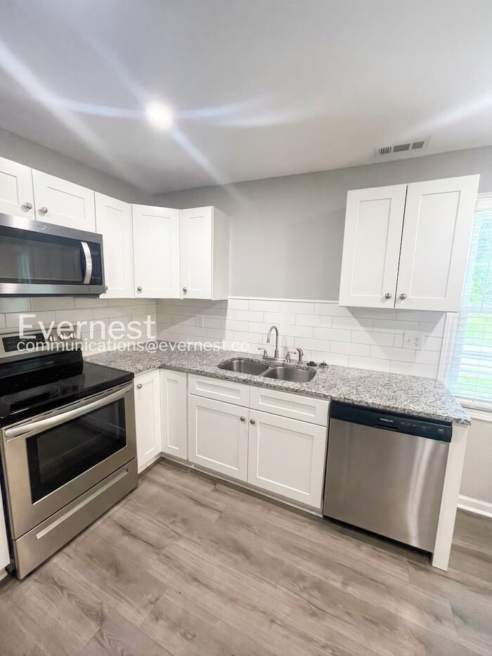 239 Jeffery Dr - Photo 4 of 34