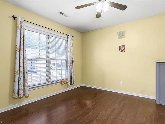 6017 Stone Valley Way - Photo 5 of 40