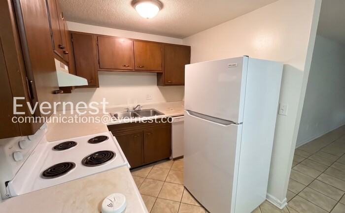 1851 Dana Ln - Photo 4 of 17