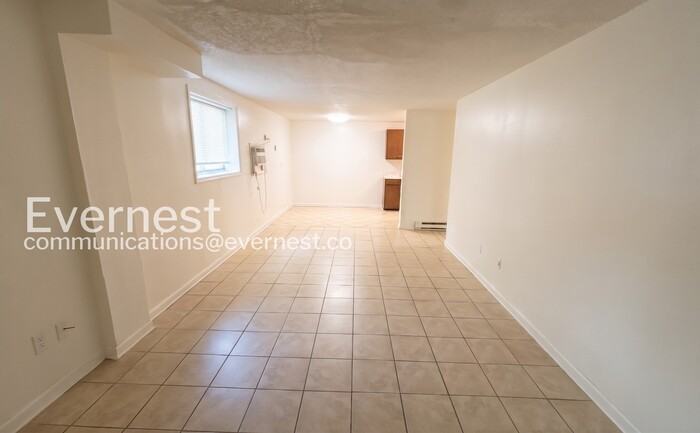 1851 Dana Ln - Photo 5 of 17