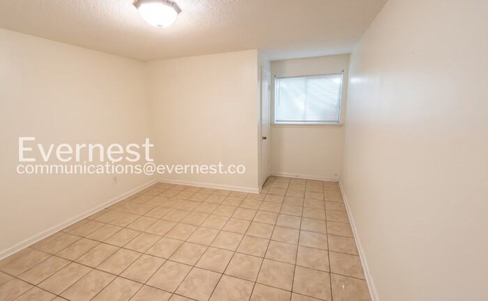 1851 Dana Ln - Photo 7 of 17