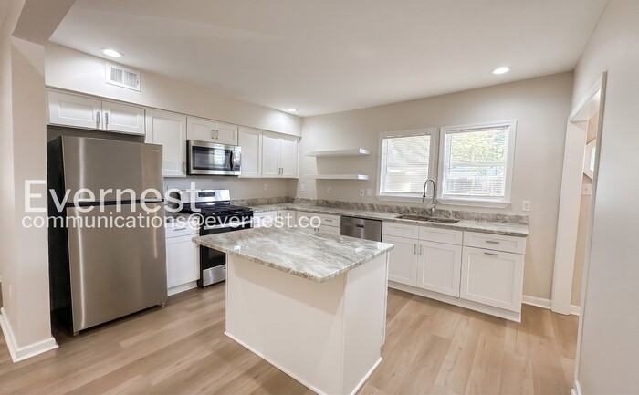 2044 Saulsbury Pl - Photo 4 of 33