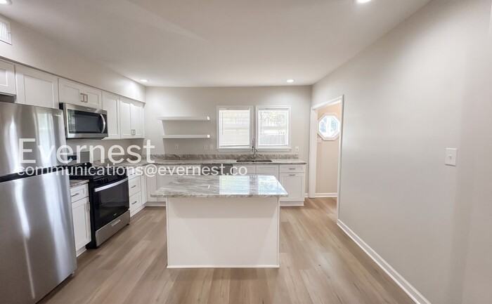 2044 Saulsbury Pl - Photo 5 of 33
