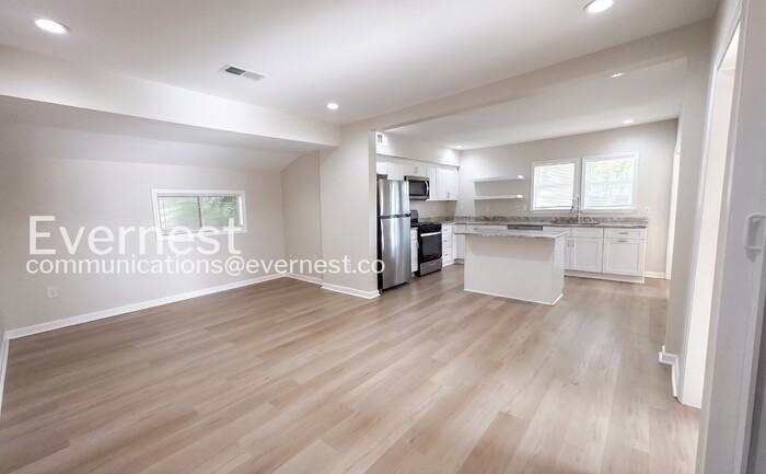 2044 Saulsbury Pl - Photo 7 of 33