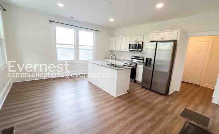 3646 Crompton St - Photo 5 of 21