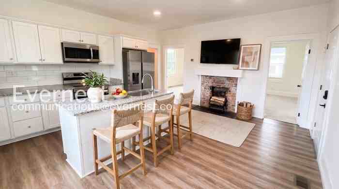 3646 Crompton St - Photo 6 of 21