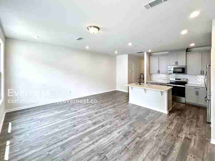 329 Victoria Dr - Photo 4 of 24