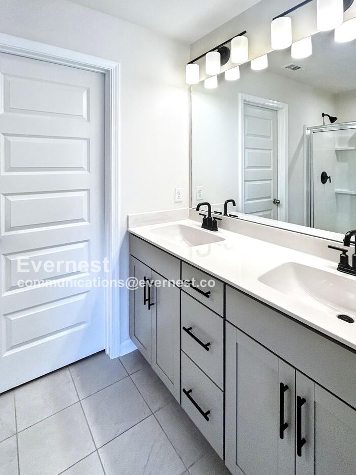 329 Victoria Dr - Photo 6 of 24