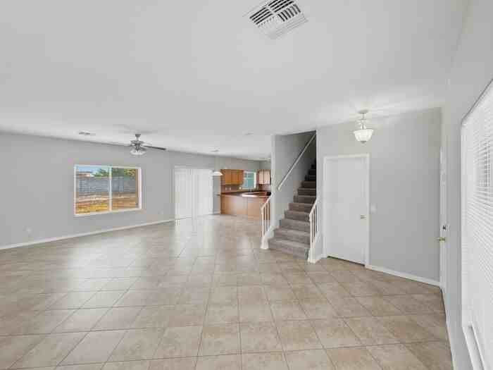 1508 E Heather Dr - Photo 3 of 36