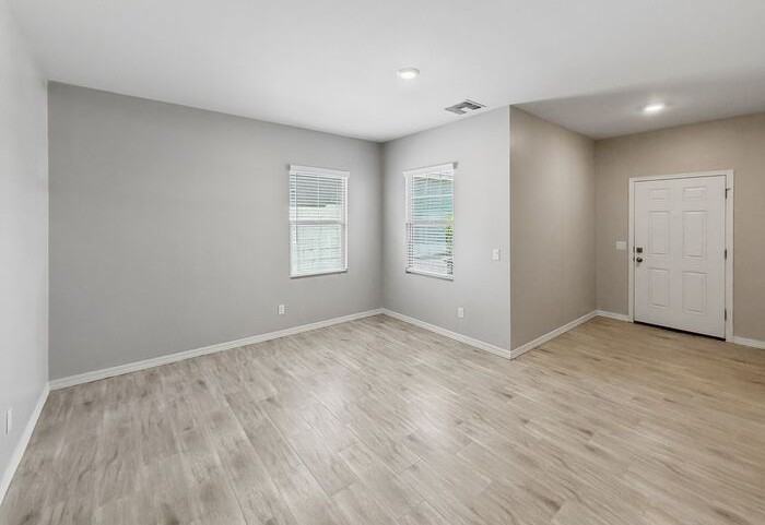 19575 W Annika Dr - Photo 5 of 48