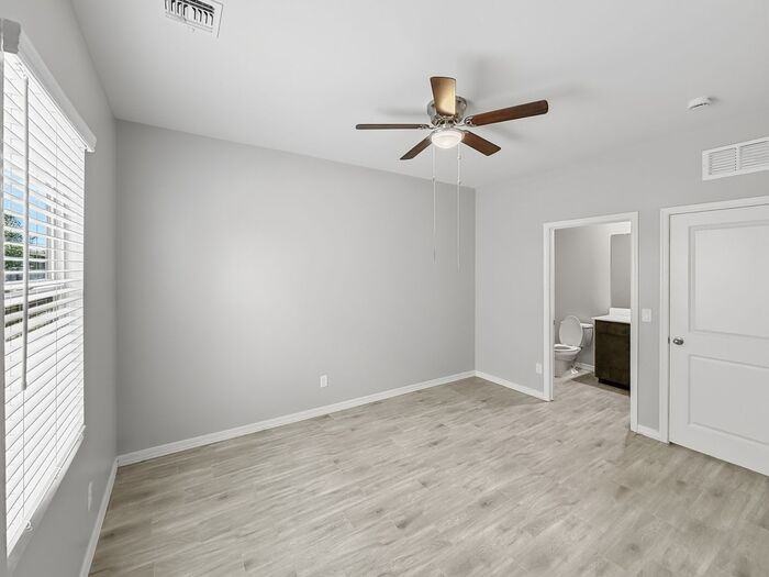 19575 W Annika Dr - Photo 7 of 48