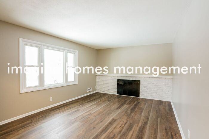 172 150th St W - Photo 3 of 14