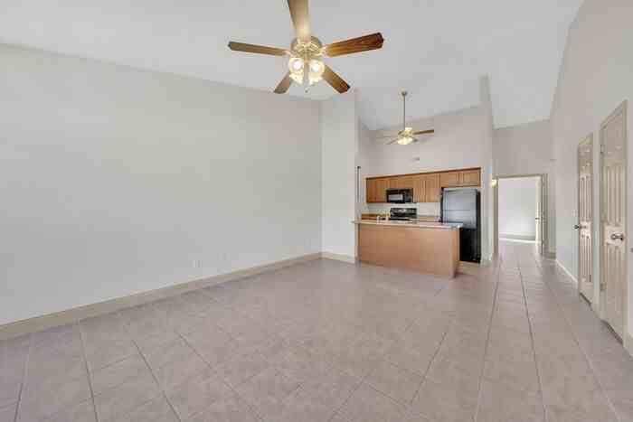 2341 Suncrest Village Ln - Photo 6 of 20