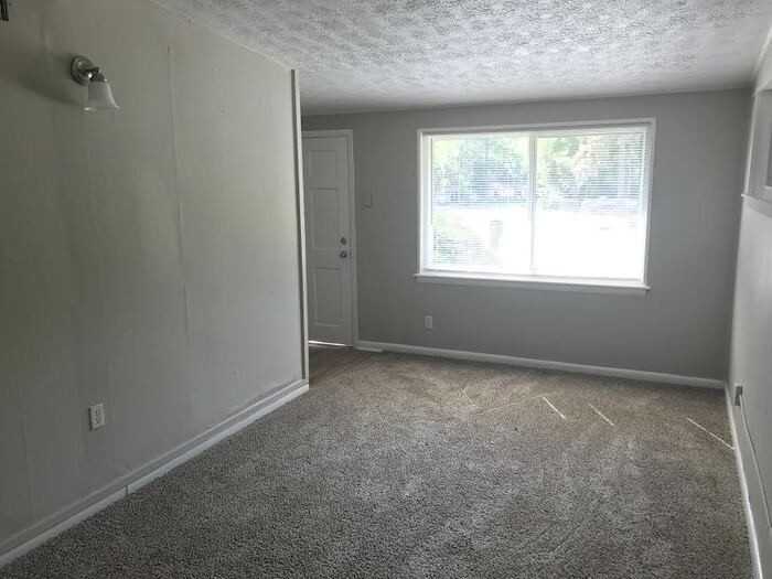 8502 Buckingham Rd - Photo 4 of 18