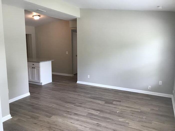 8502 Buckingham Rd - Photo 5 of 18