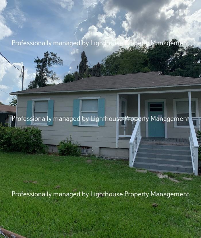 7544 Wilder Ave - Photo 2 of 14