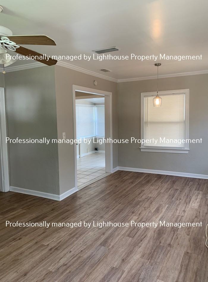 7544 Wilder Ave - Photo 4 of 14