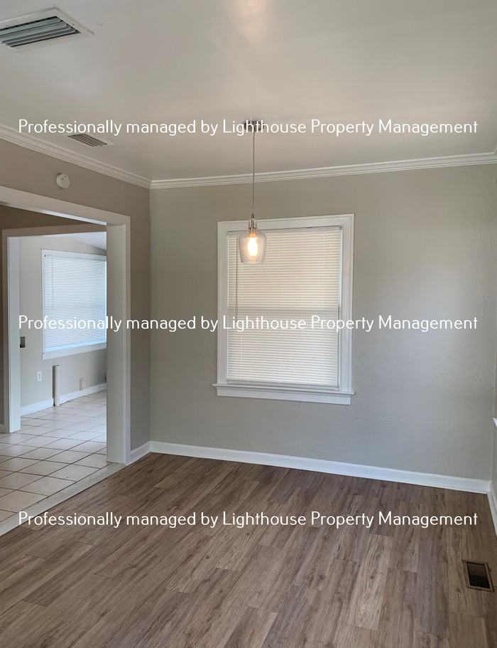 7544 Wilder Ave - Photo 5 of 14