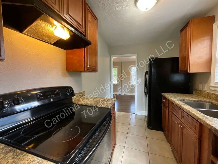 405 Plymouth Ave - Photo 5 of 15