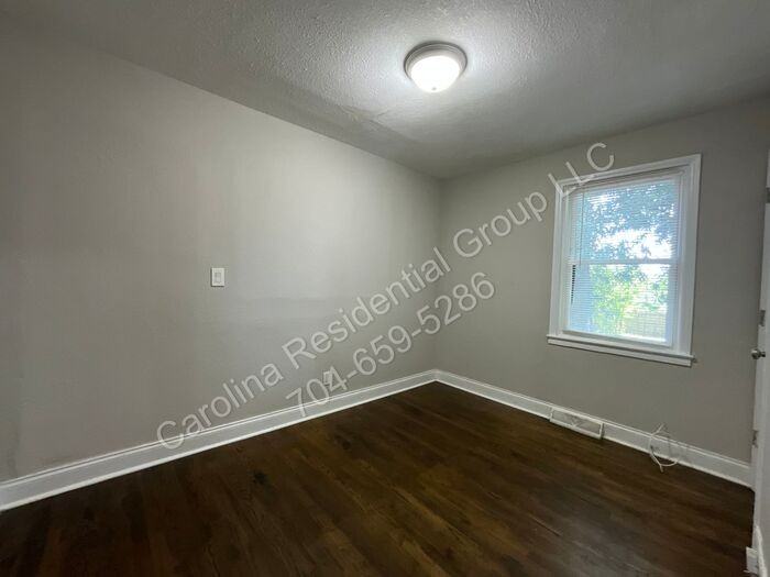 405 Plymouth Ave - Photo 6 of 15