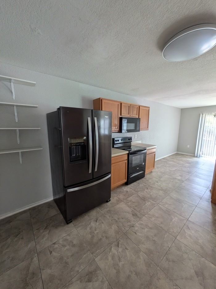 6130 Wisteria Hl - Photo 3 of 28