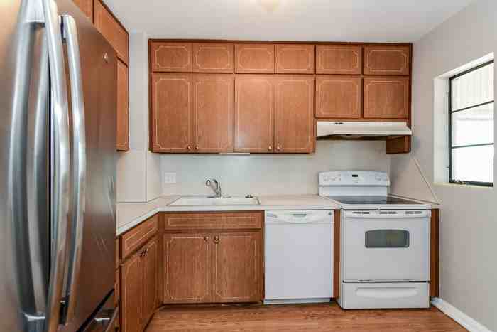 402 Ariana Ave - Photo 6 of 15