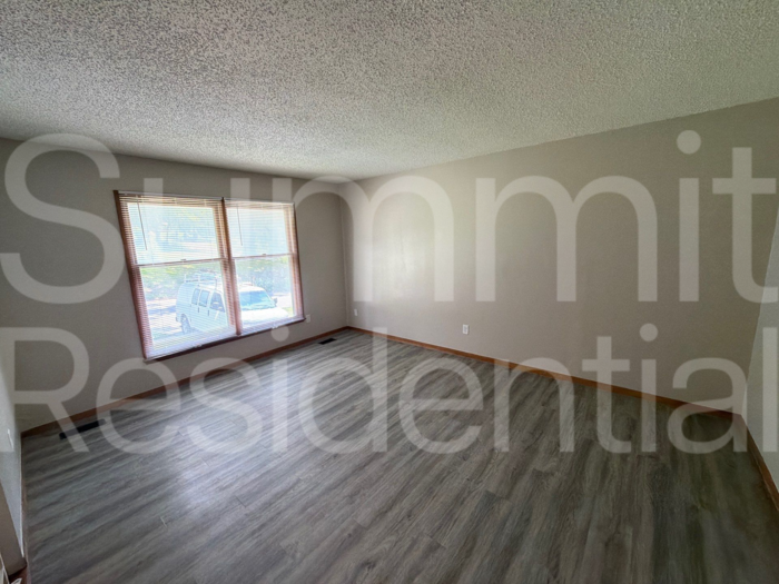 2902 1st St - Photo 2 of 17