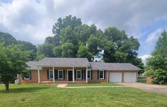 216 Maxwell Dr