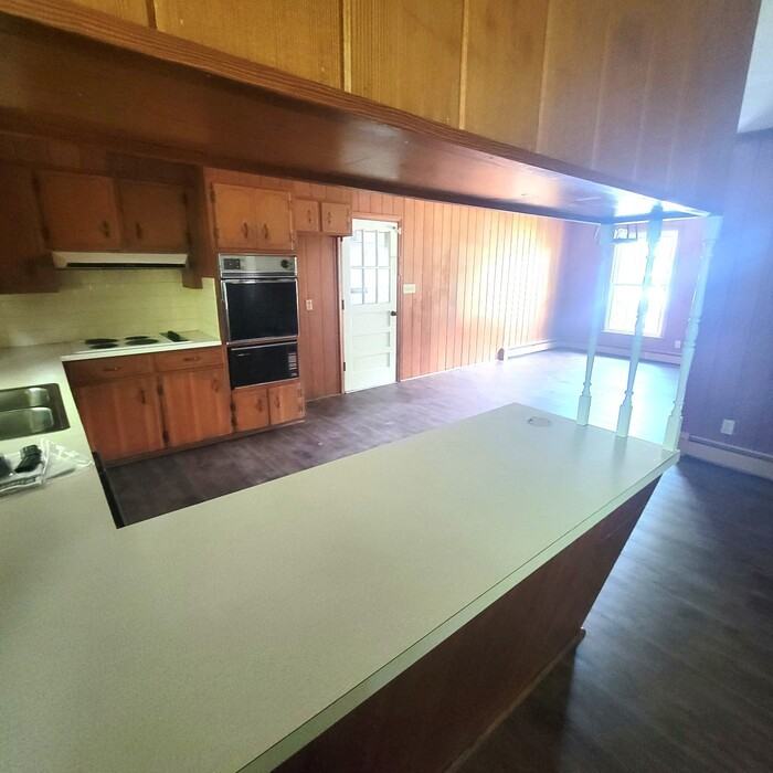 216 Maxwell Dr - Photo 2 of 19
