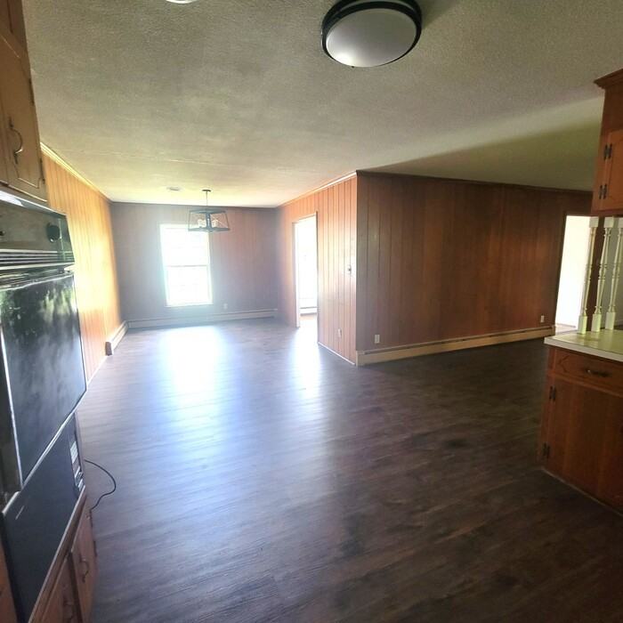 216 Maxwell Dr - Photo 3 of 19