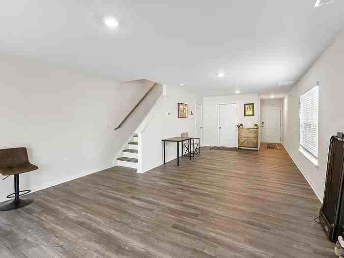 5030 Jayden Dr - Photo 5 of 31
