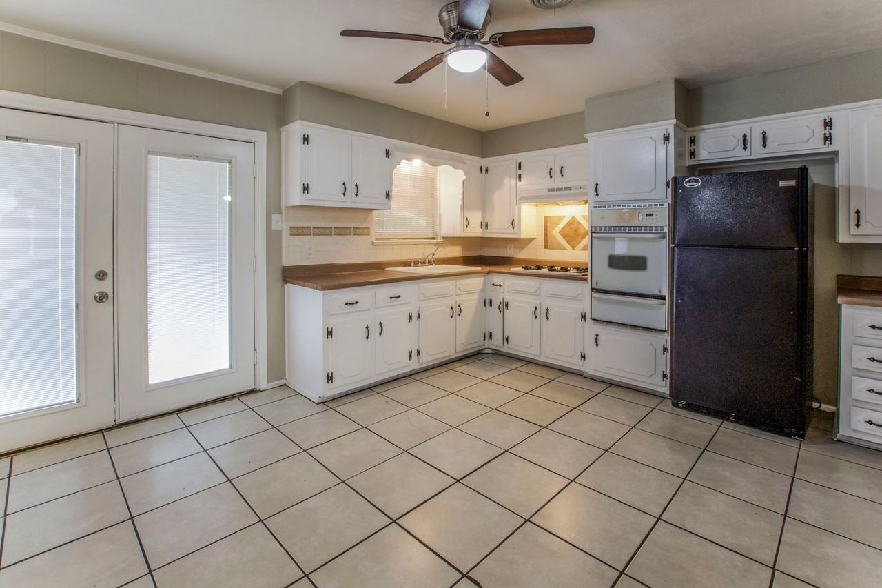 840 N 59th St - Photo 3 of 9
