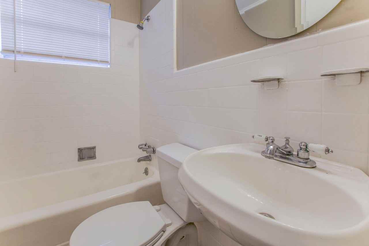 840 N 59th St - Photo 6 of 9