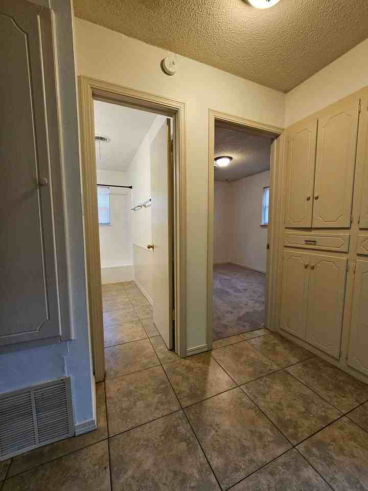 993 Barkley Cir - Photo 6 of 12